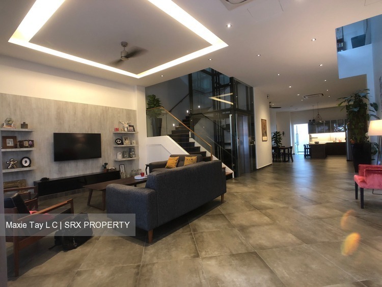 Poh Huat Road (D19), Terrace #191896752